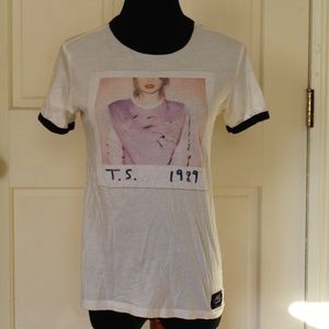 Taylor Swift 1989 World Tour T-Shirt